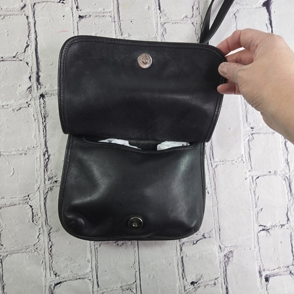 Vtg Coach 9142 black leather flap slim shoulder bag purse - Picture 4 of 10